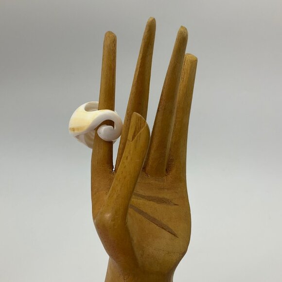 VTG New No Tags Sz 7.5 Natural Spiral Shell Statement Ring Artisan Hand Carved - Picture 2 of 8